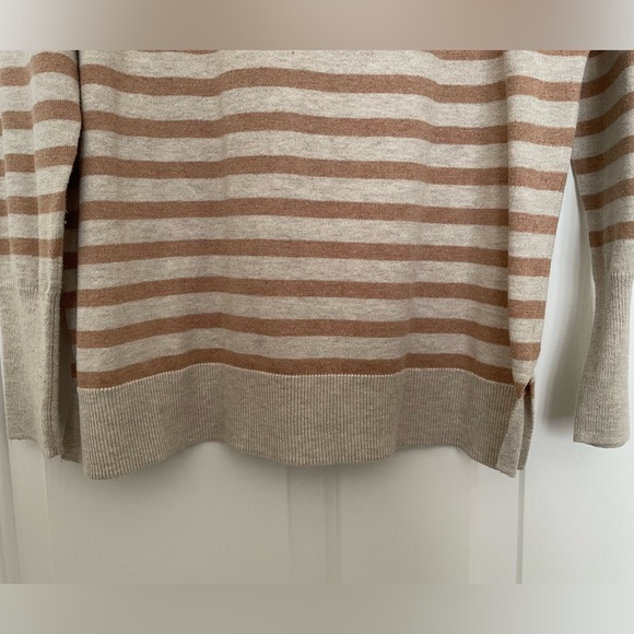 ANA long sleeve scoop neck top tee tunic sweater size Large- oatmeal and camel - Picture 5 of 9